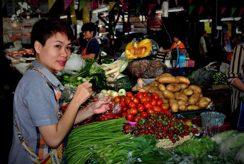 A photo of a night time market stall in Thailand.